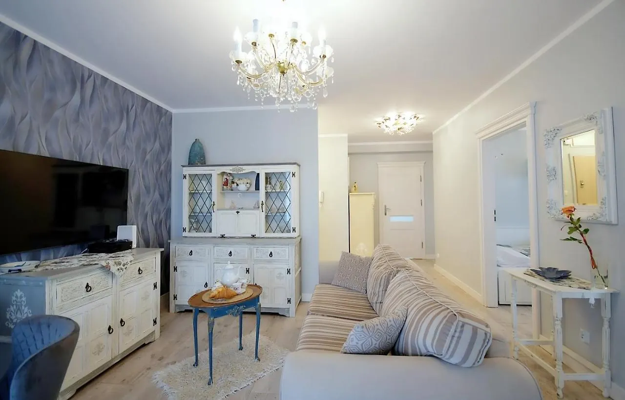 Miodowy Dom Exspanse Apartament 2 Lub 3 Pokoje Z Tarasem I Parkingiem Kolobrzeg Poland