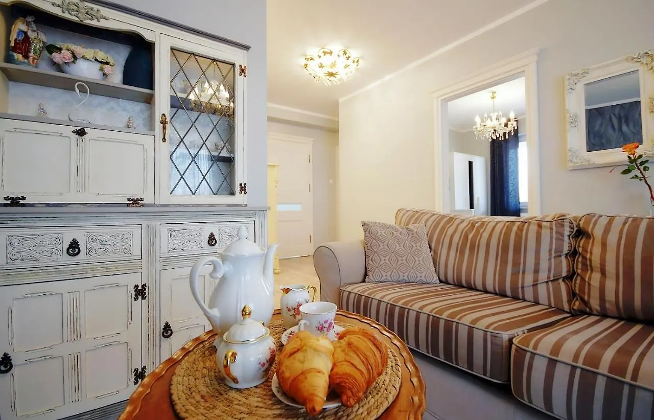 Miodowy Dom Exspanse Apartament 2 Lub 3 Pokoje Z Tarasem I Parkingiem Kolobrzeg