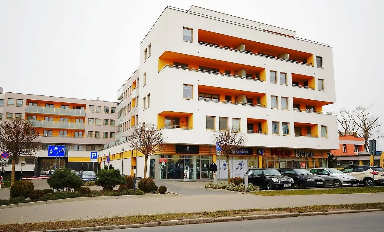 Miodowy Dom Exspanse Apartament 2 Lub 3 Pokoje Z Tarasem I Parkingiem Kolobrzeg 0*,  Poland