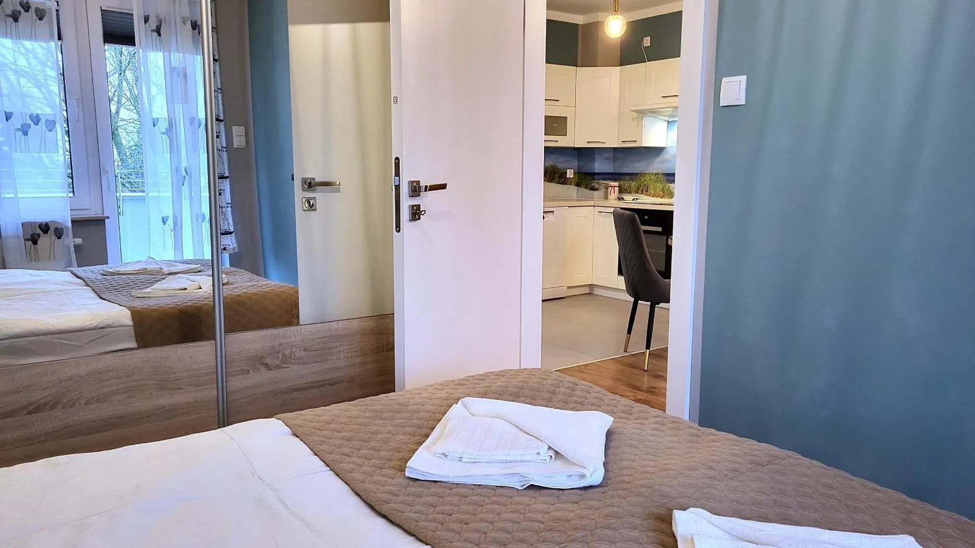 Miodowy Dom Exspanse Apartament 2 Lub 3 Pokoje Z Tarasem I Parkingiem Kolobrzeg Apartment