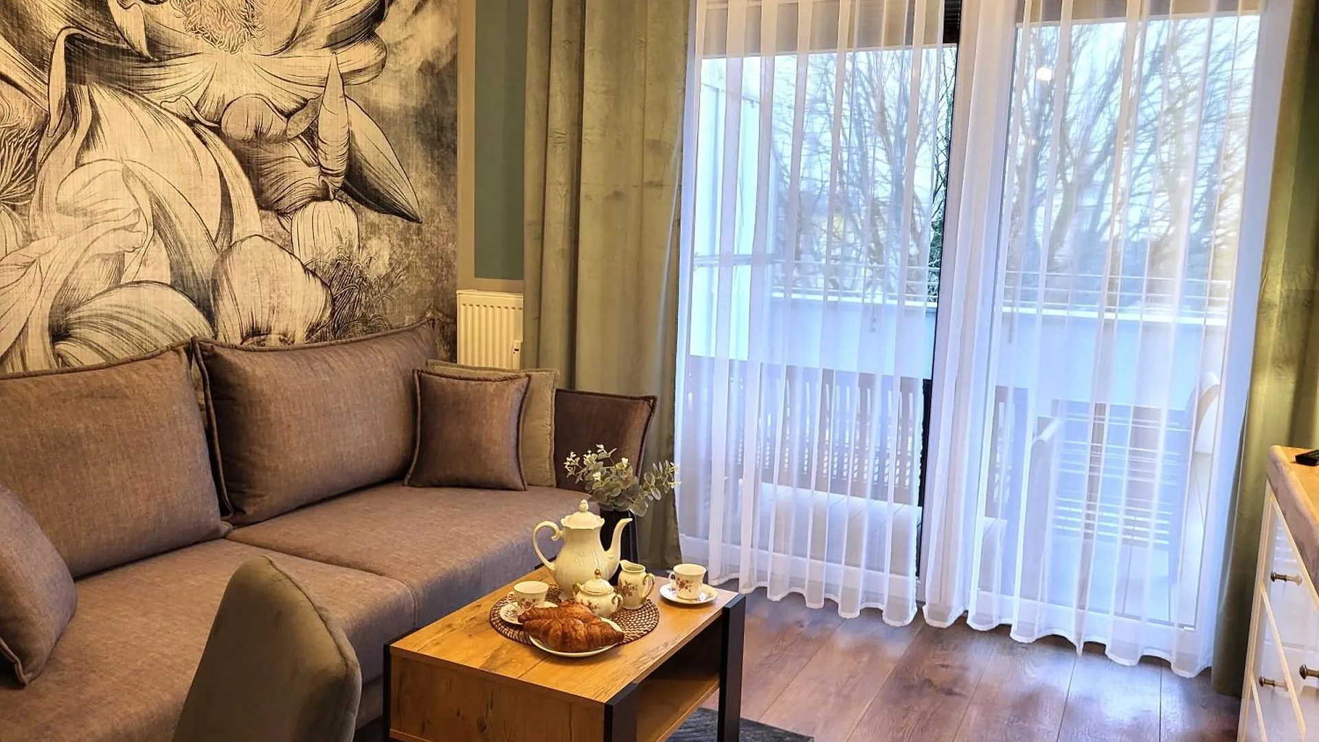 Miodowy Dom Exspanse Apartament 2 Lub 3 Pokoje Z Tarasem I Parkingiem Kolobrzeg Apartment